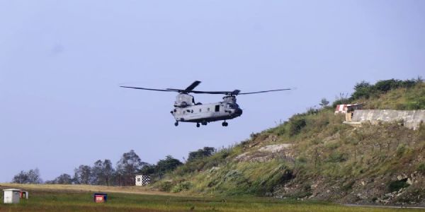 सेनाका हेलिकप्टर लाचेन र लाचुङमा फसेका मानिसहरूको निम्ति ठूलो राहत बन्दै