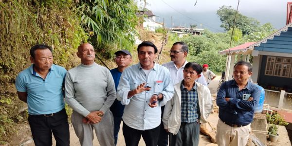माकपाद्वारा पैह्रो प्रभावित क्षेत्रहरुमा‌ राहत सामग्रीहरु वितरण