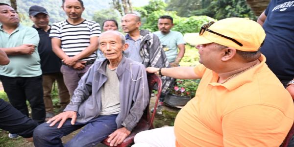 जहाँ म पुग्न सकेको छैन, त्यहाँका पञ्चायत सदस्य र सभासदहरूले जनताको हेरचाह गरिरहेका छन्: अनित थापा