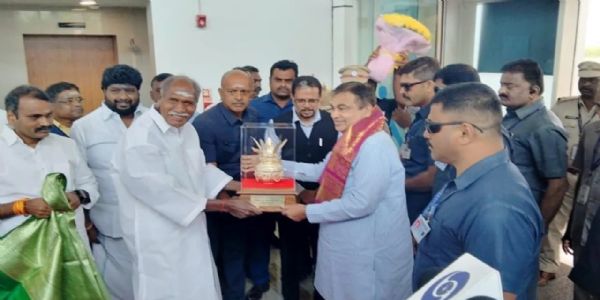 केन्द्रिय नितिन गडकरीले पुडुचेरीमा विभिन्न परियोजनाहरूको उद्घाटन एवं शिलान्यास गरे