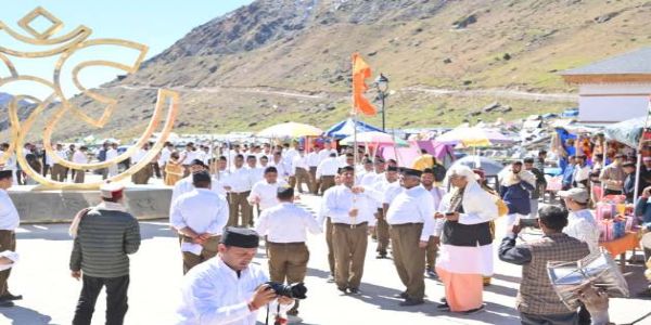बाबा केदारनाथ धाममा पहिलोपल्ट स्वयंसेवकहरूको पथ संचलन