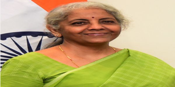 वित्त मन्त्री निर्मला सीतारमण भोलीदेखि कर्नाटक दौड़ाहमा