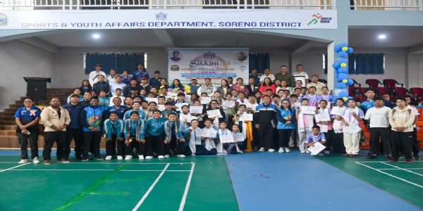 तीन दिवसीय राज्यस्तरीय ब्याडमिन्टन प्रतियोगिताको समापन