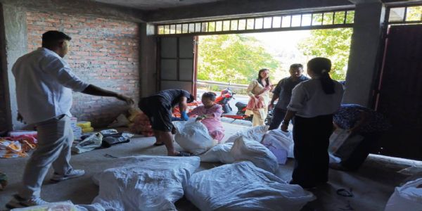 भाजपाद्वारा घैयाबारी र सिविटार क्षेत्रमा पैह्रो प्रभावितहरुलाई राहत सामग्रीहरु वितरण