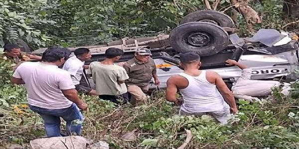 (अपडेट) मिरिकको नोलडाँडा गाउँमा कार दुर्घटनामा चारजनाको मृत्यु