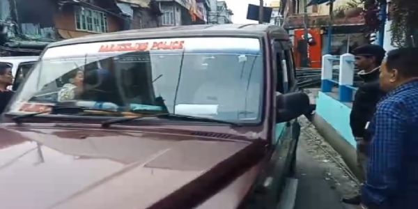 खरसाङ शहर क्षेत्रमा चोरीको घटनाका मुख्य आरोपी युवक पुलिसद्वारा पक्राउ