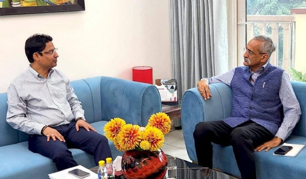 सांसद राजु विष्टद्वारा नवनियुक्त इन्टरलोक्युटर पंकजकुमार सिंहसित भेट सांसद राजु विष्टद्वारा नवनियुक्त इन्टरलोक्युटर पंकजकुमार सिंहसित भेट