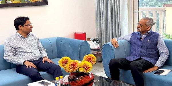 सांसद राजु विष्टद्वारा नवनियुक्त इन्टरलोक्युटर पंकजकुमार सिंहसित भेट