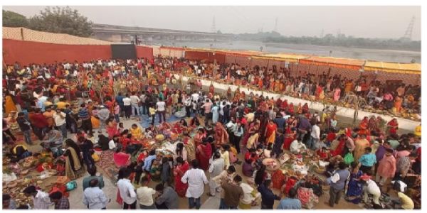 दिल्लीमा छठ पूजाका बेला यातायात व्यवस्थापनका लागि पुलिसको तयारी पूरा, आज साँझदेखि लागू हुनेछन् प्रतिबन्ध र मार्ग परिवर्तन
