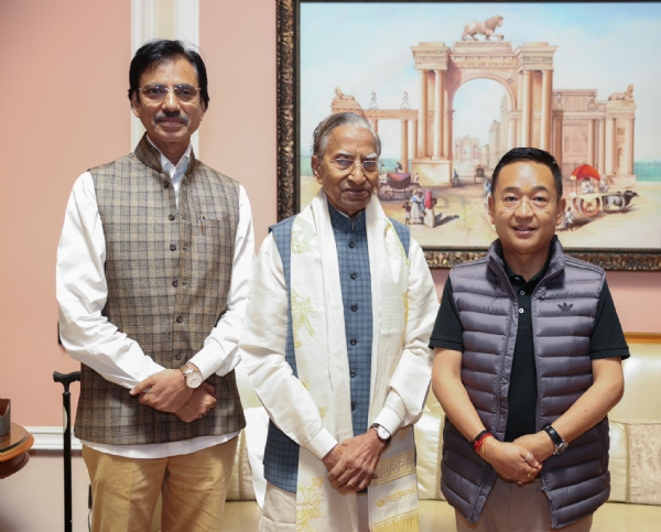मुख्यमन्त्रीले सिक्किमका पूर्व राज्यपाल गंगा प्रसादसॅंग शिष्टाचार भेट गरे