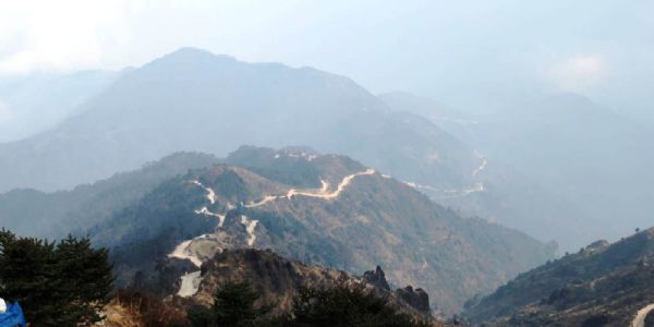 भारी वर्षाको रेड अलर्टपछि सन्दकफु र वरपरका क्षेत्रहरूमा पर्यटक आवागमन बन्द