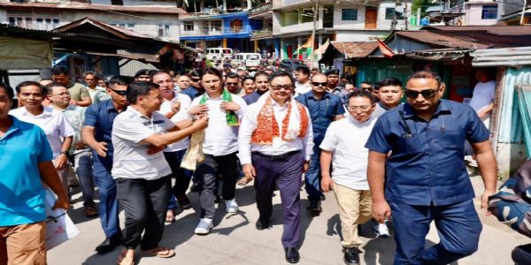 केन्द्रिय मन्त्री किरण रिजिजुद्वारा बिजनबारीमा पैह्रो प्रभावित क्षेत्रहरुको भ्रमण