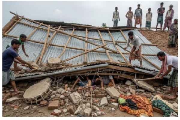 Bihar house collapsed photo Bihar house collapsed photo