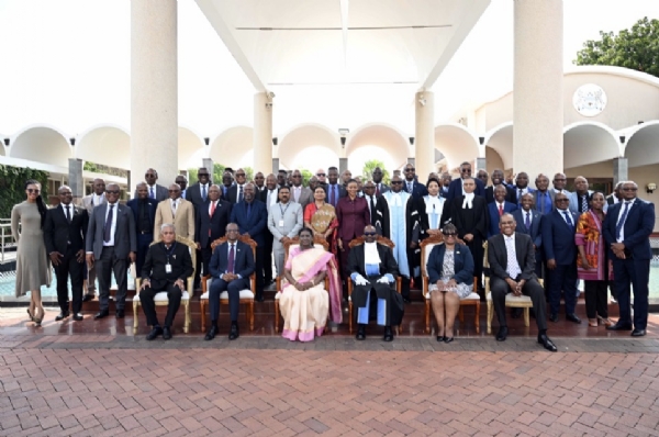 भारत र बोत्सवानाले न्यायपूर्ण र दिगो विश्वव्यापी व्यवस्था निर्माण गर्न सक्छन्: राष्ट्रपति मुर्मु