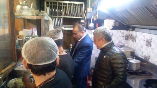 जिल्ला प्रशासनको अधिकारीहरूले एमजी मार्गमा निरीक्षण गरे जिल्ला प्रशासनको अधिकारीहरूले एमजी मार्गमा निरीक्षण गरे