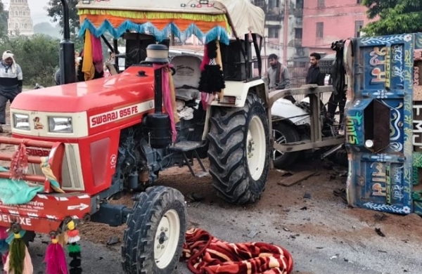 मध्य प्रदेश: तीव्र गतिको कार ट्रयाक्टर-ट्रलीसँग ठोक्किँदा ५ जनाको मृत्यु मध्य प्रदेश: तीव्र गतिको कार ट्रयाक्टर-ट्रलीसँग ठोक्किँदा ५ जनाको मृत्यु