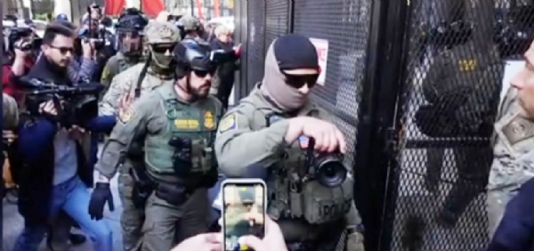 उत्तर क्यारोलिनाको चार्लोटमा अवैध प्रवासीहरू विरुद्ध कारबाही शुरु उत्तर क्यारोलिनाको चार्लोटमा अवैध प्रवासीहरू विरुद्ध कारबाही शुरु