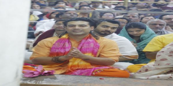 जुबिन नौटियाल महाकालको भस्मारतीमा सामेल भए