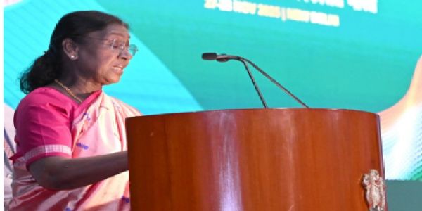 (लीड) राष्ट्रपति मुर्मुले व्यावसायिकता र देशभक्तिका लागि भारतीय सशस्त्र बलहरूको भूमिकाको प्रशंसा गरिन्