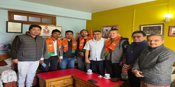 रिनाक निर्वाचन क्षेत्रबाट तीन जना भाजपामा सामेल