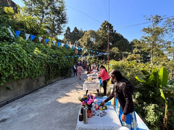 खरसाङको टेकवीर बस्तीमा गाउँले हाट शुरु, प्रत्येक हप्ता शनिवार गाउँले हाट लाग्ने खरसाङको टेकवीर बस्तीमा गाउँले हाट शुरु, प्रत्येक हप्ता शनिवार गाउँले हाट लाग्ने