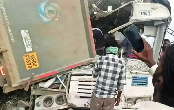 तेलङ्गनामा सड़क दुर्घटना, 18 यात्रीको मृत्यु तेलङ्गनामा सड़क दुर्घटना, 18 यात्रीको मृत्यु