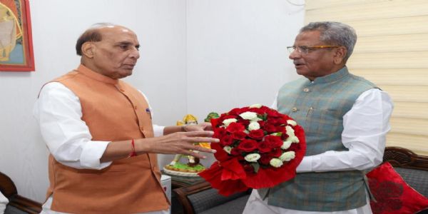 राज्यपाल माथुरले केन्द्रिय मन्त्रीद्वय राजनाथ सिंह र जेपी नड्डासॅंग भेट गरे