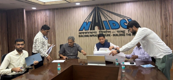 सांसद सुब्बाले एनएच-10 र अन्य राष्ट्रिय राजमार्ग परियोजनाहरूमा एनएचआईडीसीएलका अधिकारीहरूसँग समीक्षा बैठक गरे सांसद सुब्बाले एनएच-10 र अन्य राष्ट्रिय राजमार्ग परियोजनाहरूमा एनएचआईडीसीएलका अधिकारीहरूसँग समीक्षा बैठक गरे