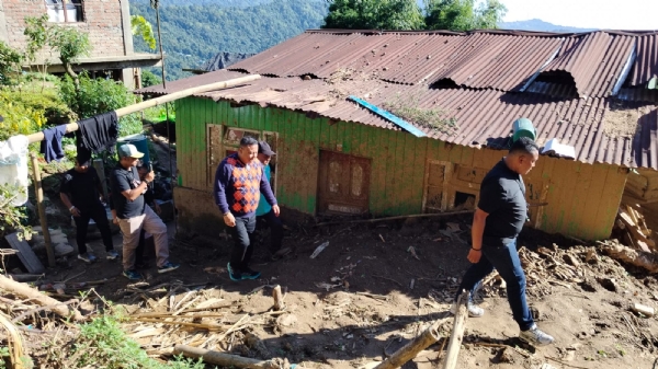 सोनादा पचेङ समष्टिको पैह्रोग्रस्त क्षेत्रहरुको जीटीए प्रमुख अनित थापाद्वारा निरीक्षण भ्रमण सोनादा पचेङ समष्टिको पैह्रोग्रस्त क्षेत्रहरुको जीटीए प्रमुख अनित थापाद्वारा निरीक्षण भ्रमण