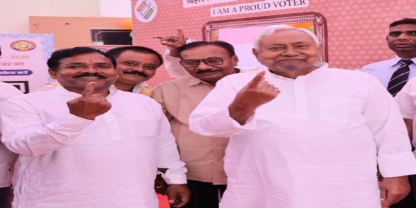 लोकतन्त्र हाम्रो अधिकार मात्र नभएर दायित्व पनि हो, पहिले मतदान फेरि जलपानः नीतीश कुमार