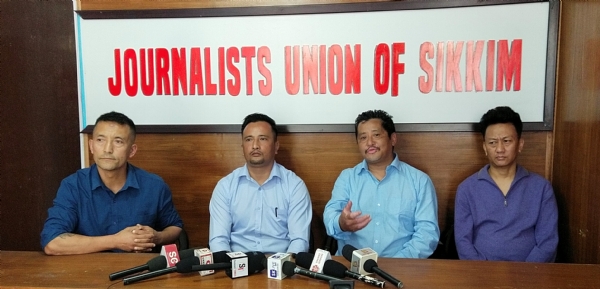 रिकभरिङ युजर्स नेटवर्क