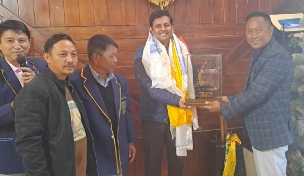 खरसाङ महकुमा खेलकूद संघद्वारा महकुमा शासकलाई बिदाई खरसाङ महकुमा खेलकूद संघद्वारा महकुमा शासकलाई बिदाई