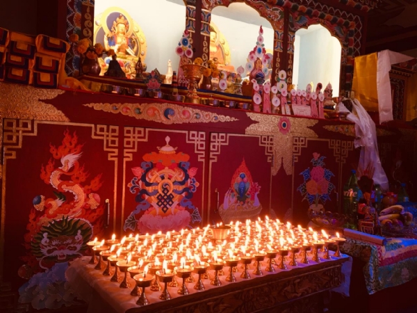 सामी लाखाङ गुम्बामा बौद्ध धर्म गुरु स्याङ्देन म्हेमेको नाममा श्रद्धरञ्जली पूजा सामी लाखाङ गुम्बामा बौद्ध धर्म गुरु स्याङ्देन म्हेमेको नाममा श्रद्धरञ्जली पूजा