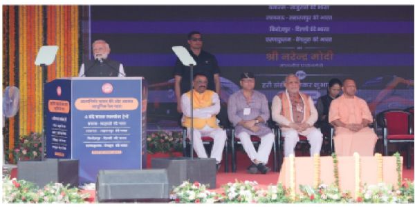 (लीड) वन्दे भारत ट्रेन भारतीयहरूको, भारतीयहरूले भारतीयहरूका लागि बनाएको हो: प्रधानमन्त्री मोदी