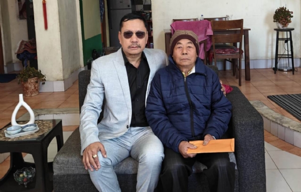 आशारिका फाउण्डेशनद्वारा अग्नि पीडित परिवारलाई आर्थिक सहयोग प्रदान आशारिका फाउण्डेशनद्वारा अग्नि पीडित परिवारलाई आर्थिक सहयोग प्रदान