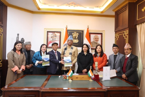 लोकायुक्तका अध्यक्ष न्यायमूर्ति सुब्बाले राज्यपालसॅंग शिष्टाचार भेट गरे