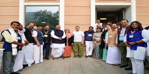 दिल्लीमा कांग्रेसको महाऱ्यालीः खऱगे र राहुलले सरकारमाथि लगाए लोकतान्त्रात्रिक व्यवस्थालाई कमजोर बनाएको आरोप