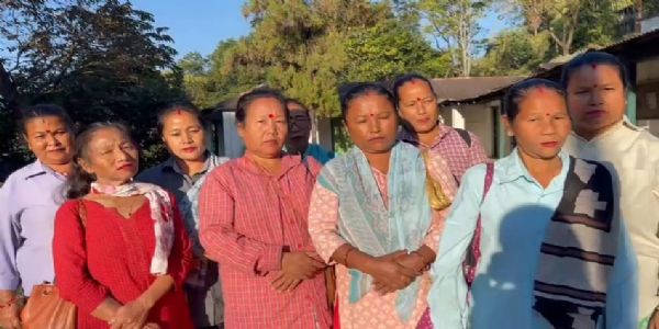 लङ्भ्यू चियाबारीका श्रमिकहरूले दैनिक हाजिरा र वेतन नपाएको गुनासो