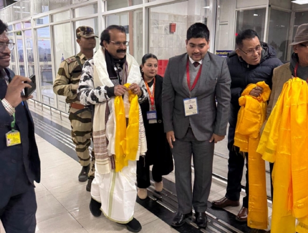 केन्द्रिय राज्यमन्त्री जर्ज कुरियन बागडोगरा आइपुगे