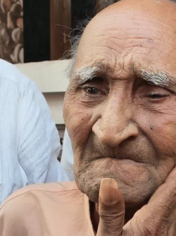 अमित शाहले २० वर्षपछि आफ्ना गुरुलाई भेटे