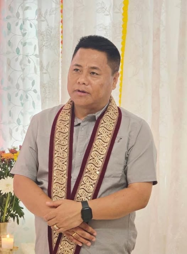 मुख्यमन्त्रीले मन्त्री लेप्चालाई जन्मदिनको बधाई दिए