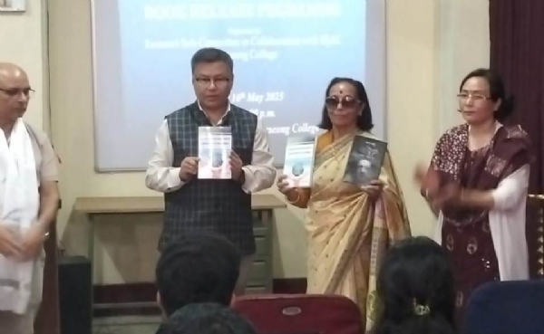 खरसाङ कलेजमा साहित्यिक कृतिहरूको लोकार्पण