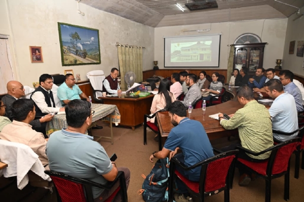 खरसाङ नगरपालिकाका विभिन्न समस्या र मुद्दाहरुमाथि अनित थापा, स्थानीय प्रशासनमाझ बैठक सम्पन्न