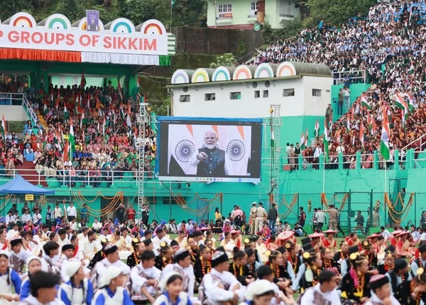 प्रधानमन्त्री मोदीले विभिन्न प्रमुख परियोजनाहरूको भर्चुअल रूपमा शिलान्यास गरे