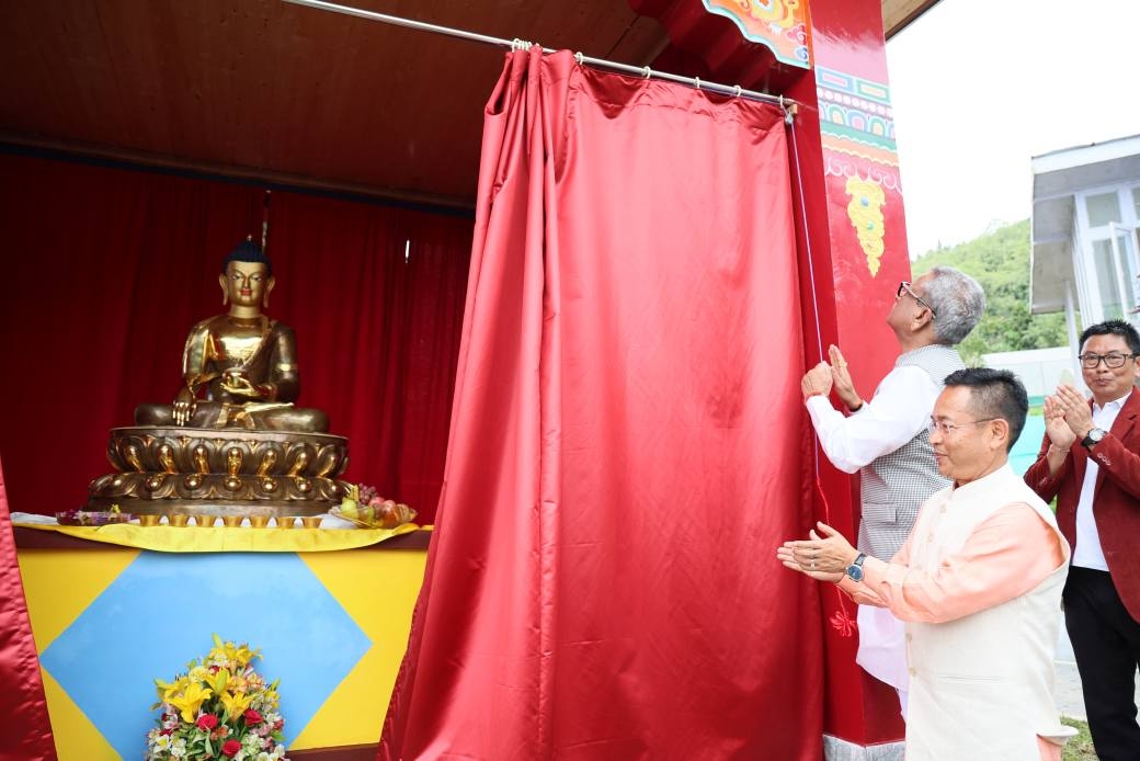 lord buddha statue