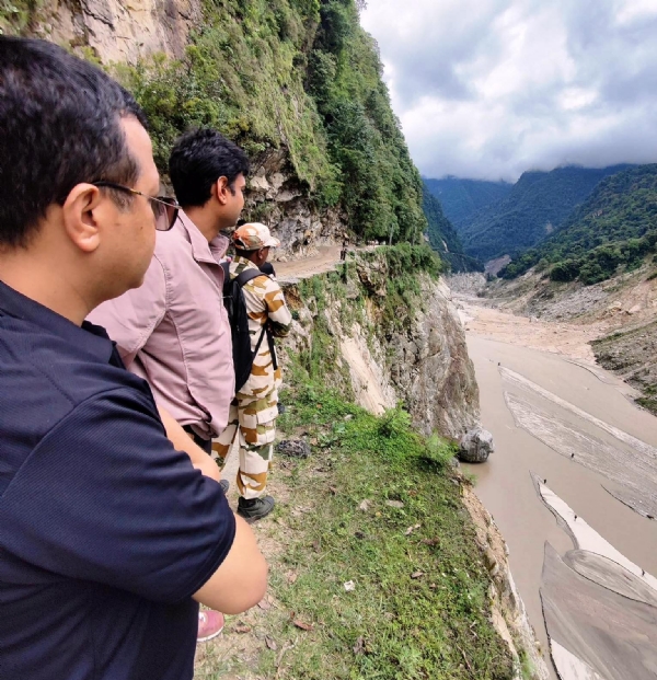 उत्तर सिक्किममा वाहन दुर्घटनामा बेपत्ता बनेका यात्रीहरूको खोज एवं उद्धार कार्य जारी