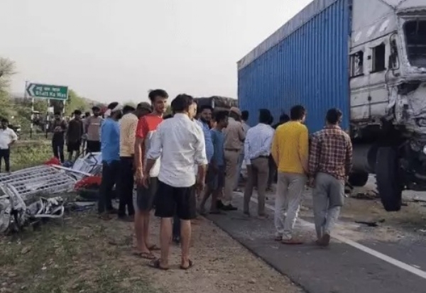 ट्रक