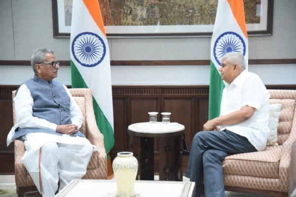सिक्किमका राज्यपालले उपराष्ट्रपति र रक्षामन्त्रीसॅंग शिष्टाचार भेट गरे
