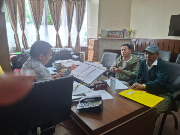 घैयाबारी अस्पतालमा डाक्टरको समस्यालाई लिएर सभासदद्वयले विभागीय कार्यकारी निर्देशकसॅंग भेट गरे