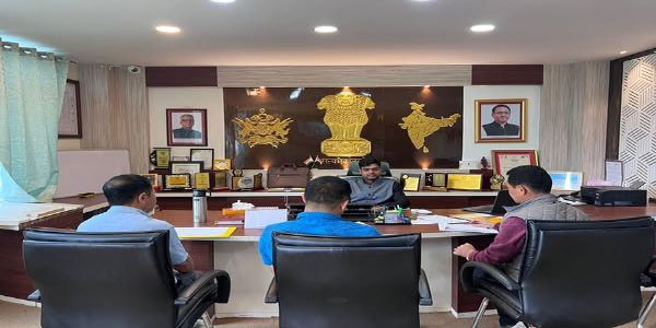 राजनीतिक दलका प्रतिनिधिहरूसॅंग बैठक